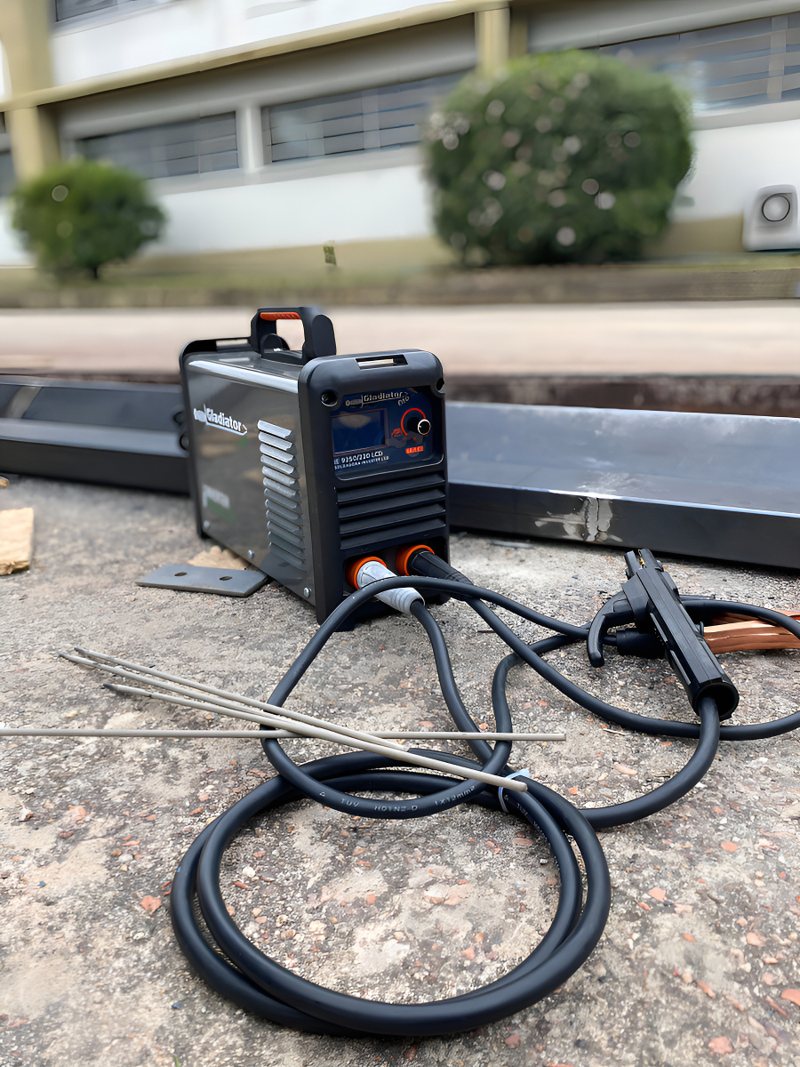 Soldadora Inverter Lcd 200a Gladiator Pro Ie9200/220lcd Color Gris Frecuencia 50-60hz - Imagen 6