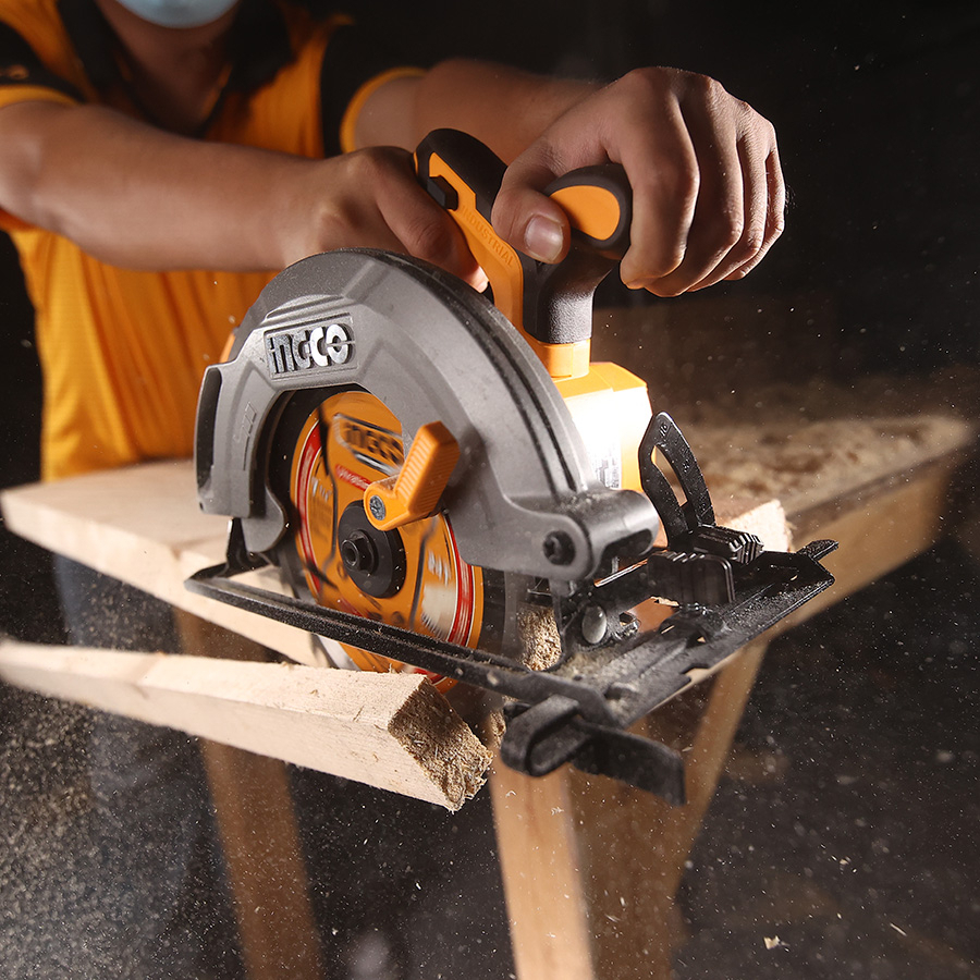 Sierra Circular Inalámbrica 7 1/4 Con Bat 4.0ah Y Cargador Color Amarillo Frecuencia Naranjo Ingco Industrial Csli1851 - Imagen 5